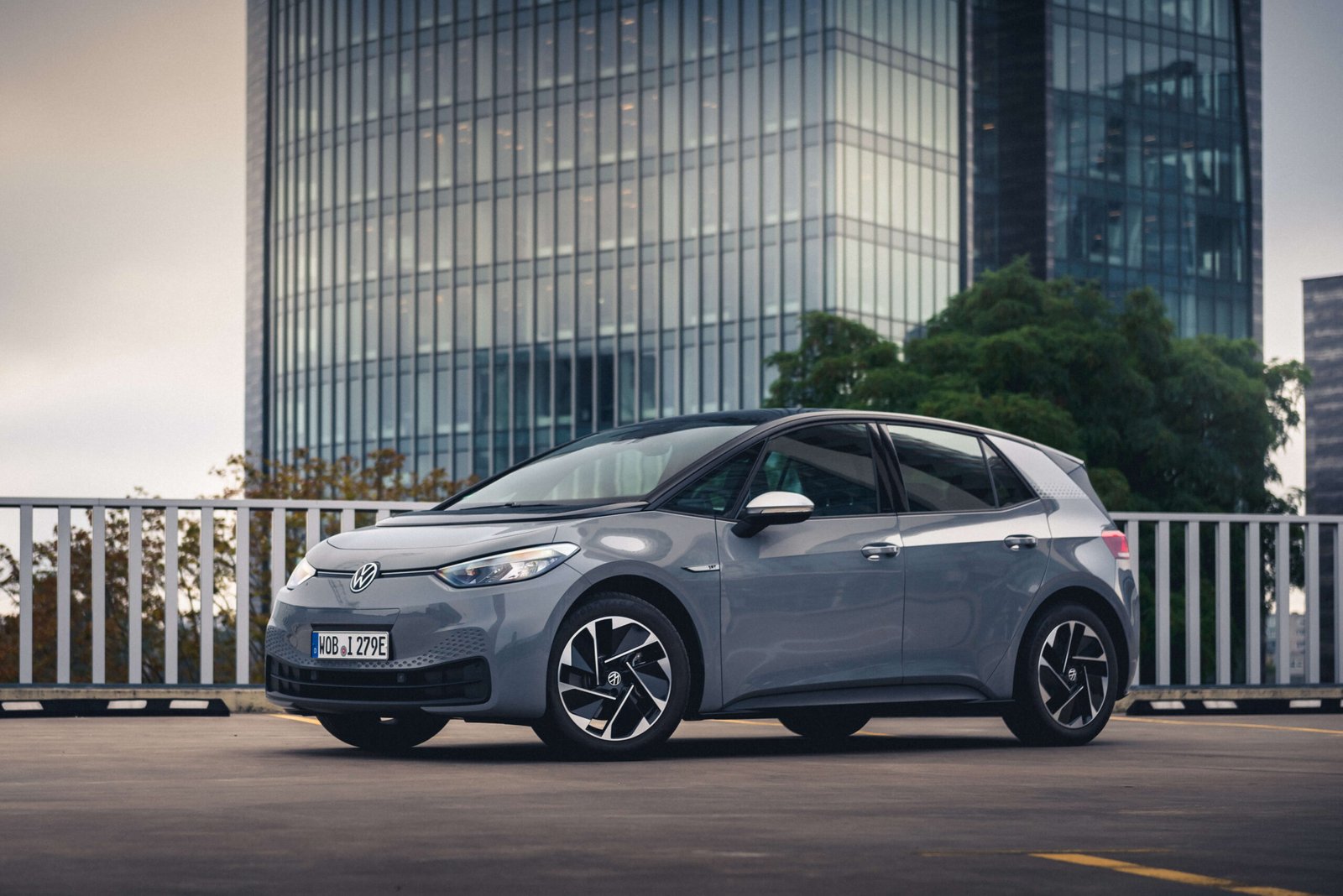 Experts agree: we will soon be driving electric cars