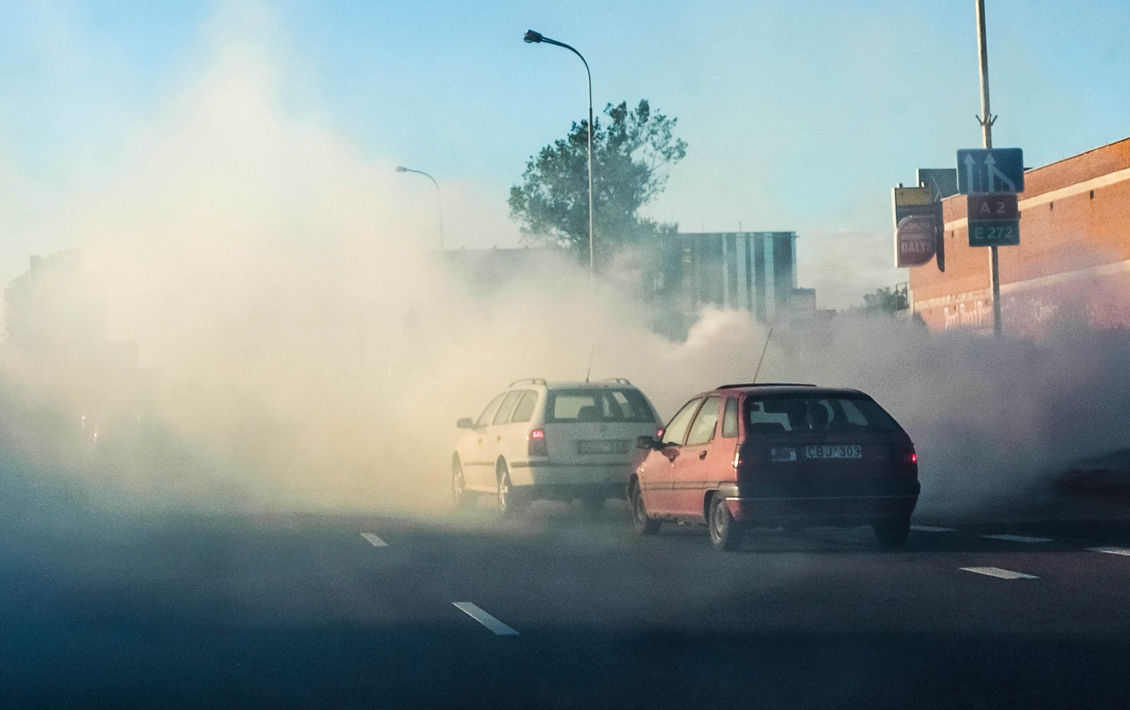 The car breaks down, smoke, pollution