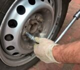 How to safely change car tires during quarantine?