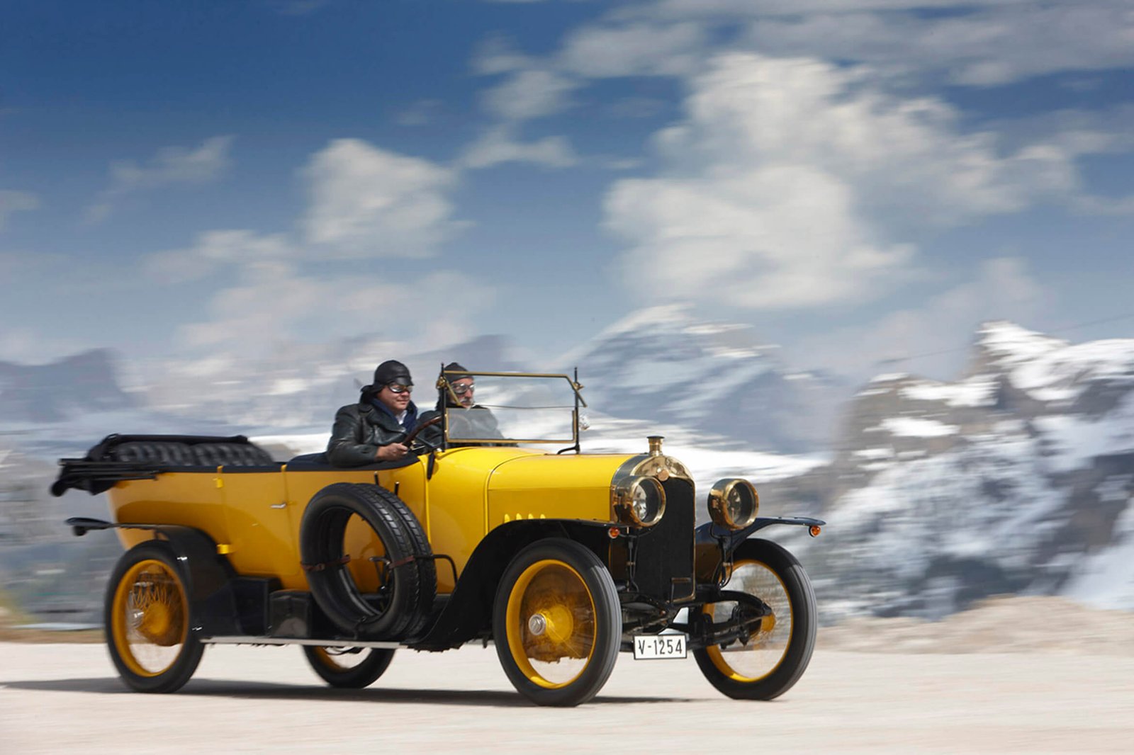 The new car market maintains stable growth
