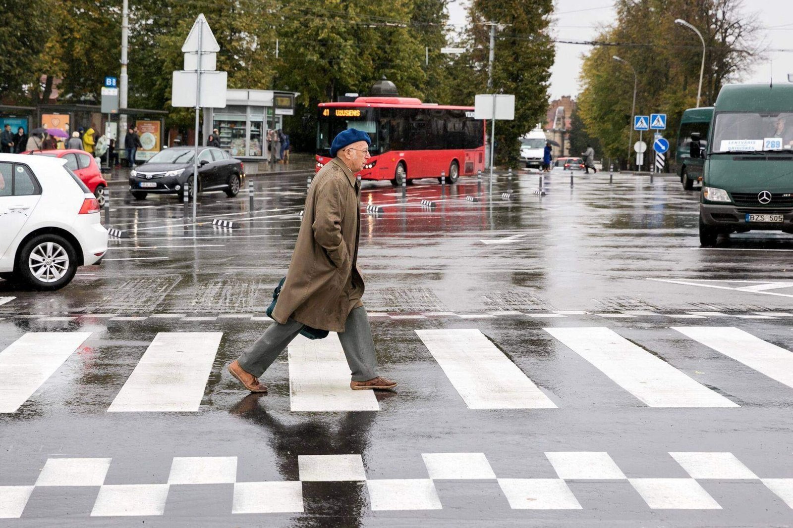 It's not a miracle, but it works: pedestrian crossings in Kaunas have become safer