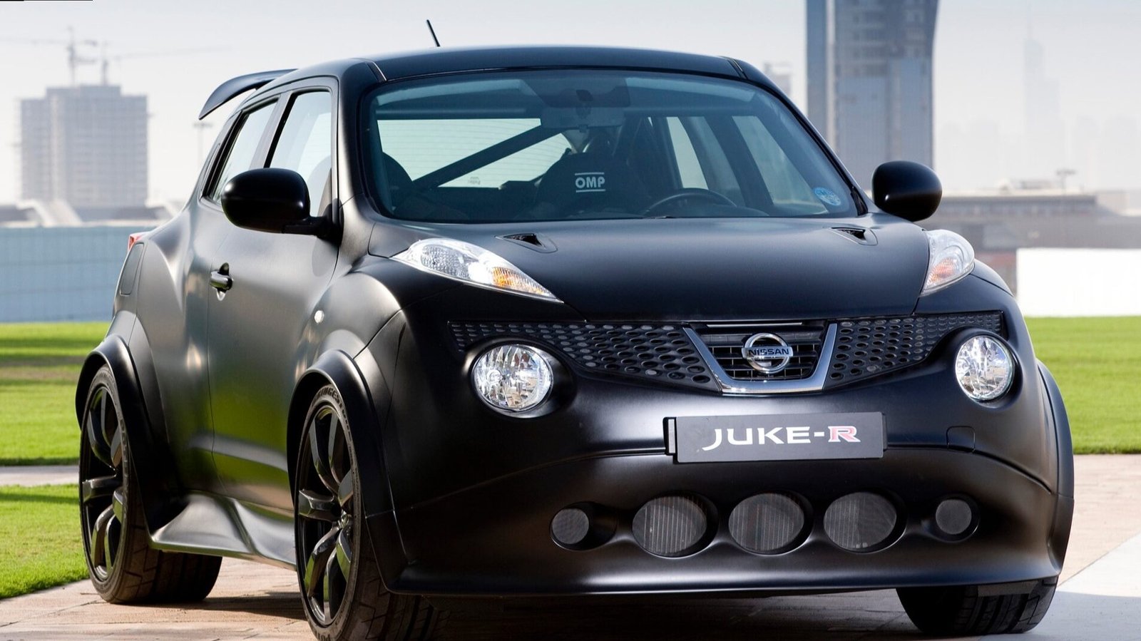 Nissan Juke-R: a beast trapped in strategies